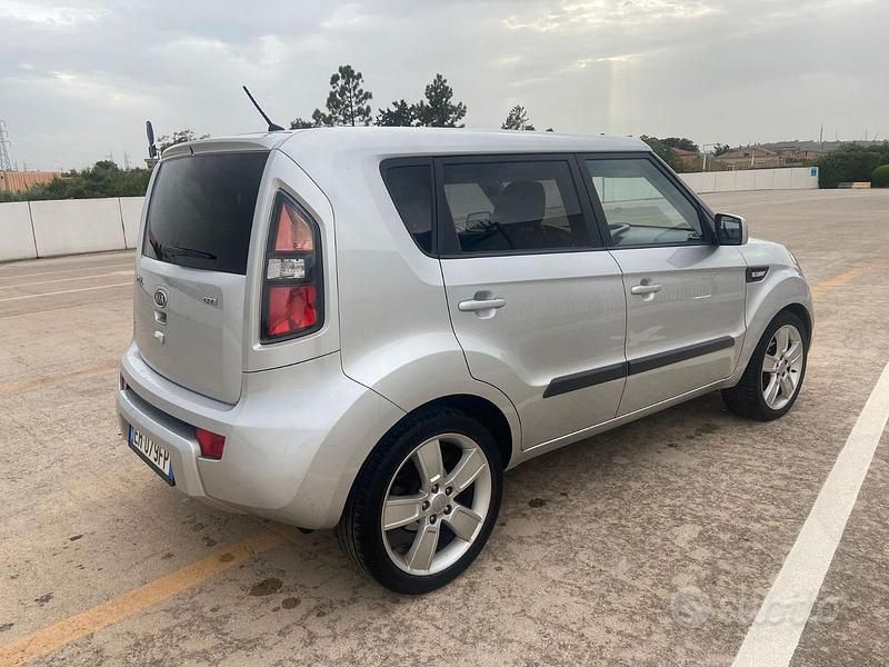 Usata Kia Soul 128 CV (94 kW) 2011 Grigio SUV