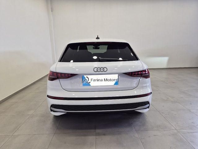 Nuova Audi A3 e-tron S-Line 2025 Bianco Utilitaria