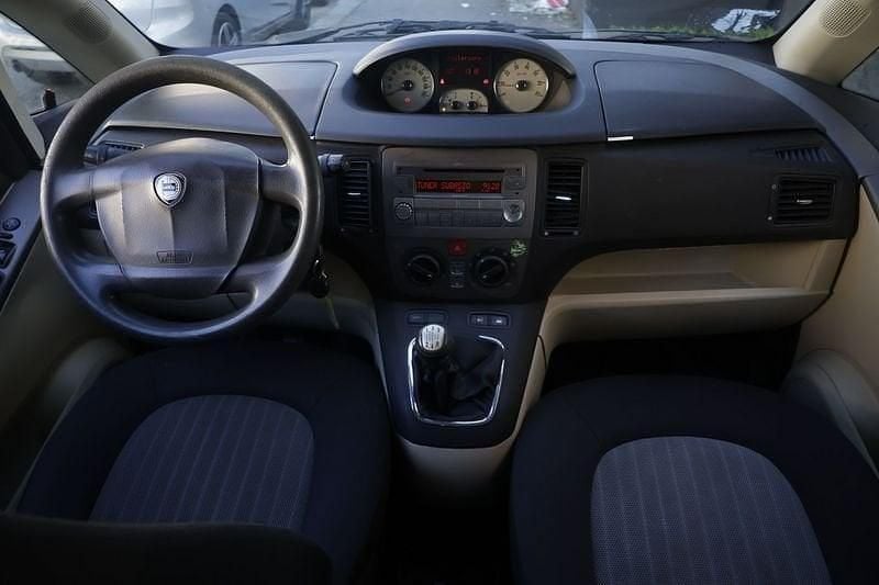 Usata Lancia Musa 69 CV (50 kW) 2006 Blu Monovolume