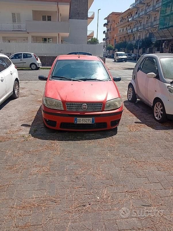 Usata Fiat Punto 69 CV (50 kW) 2006 Utilitaria