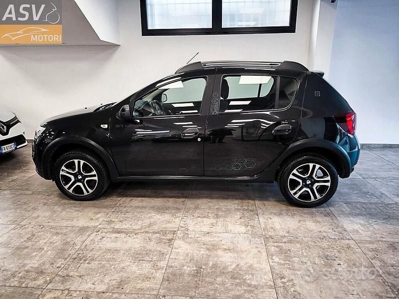 Usata Dacia Sandero Stepway 101 CV (74 kW) 2020 Nero Berlina