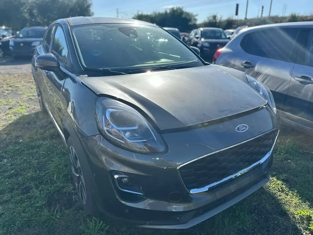 Usata Ford Puma Titanium 125 CV (91 kW) 2024 Magnetic grey SUV