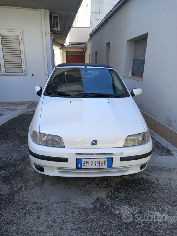 Usato 2000 Fiat Punto Cabriolet Benzin (4.000 €)