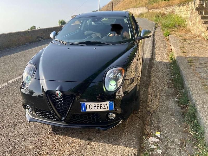 Nero Usata 2016 Alfa Romeo MiTo Super Due volumi | 8200 € (Buon prezzo) - Immagine 1/4