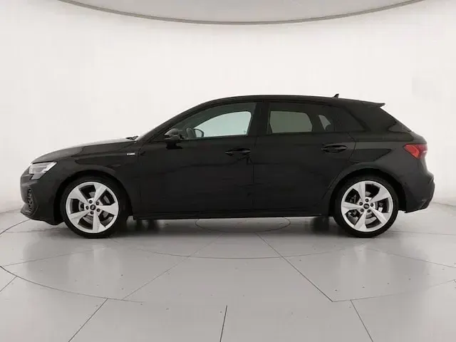 Usata Audi A3 S-Line 150 CV (110 kW) 2025 Nero mito metallizzato Berlina