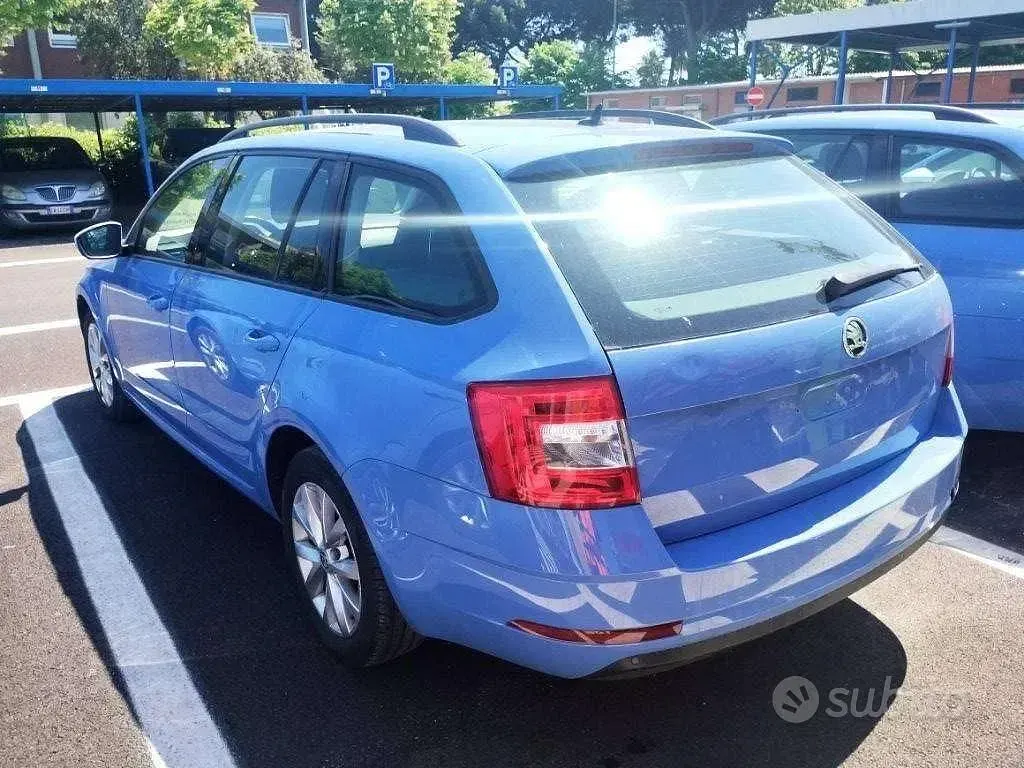 Usata Skoda Octavia Executive 150 CV (110 kW) 2020 Blu/azzurro Station wagon