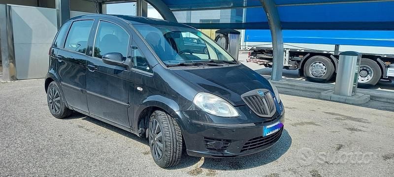 Nero Usata 2010 Lancia Musa Monovolume | 3500 € (Buon prezzo) - Immagine 1/4