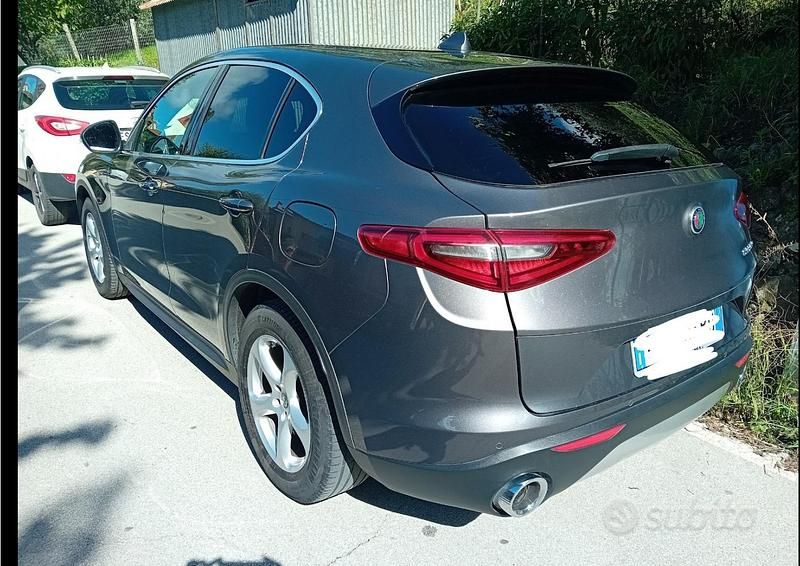 Usata Alfa Romeo Stelvio Super 180 CV (132 kW) 2018 Grigio SUV