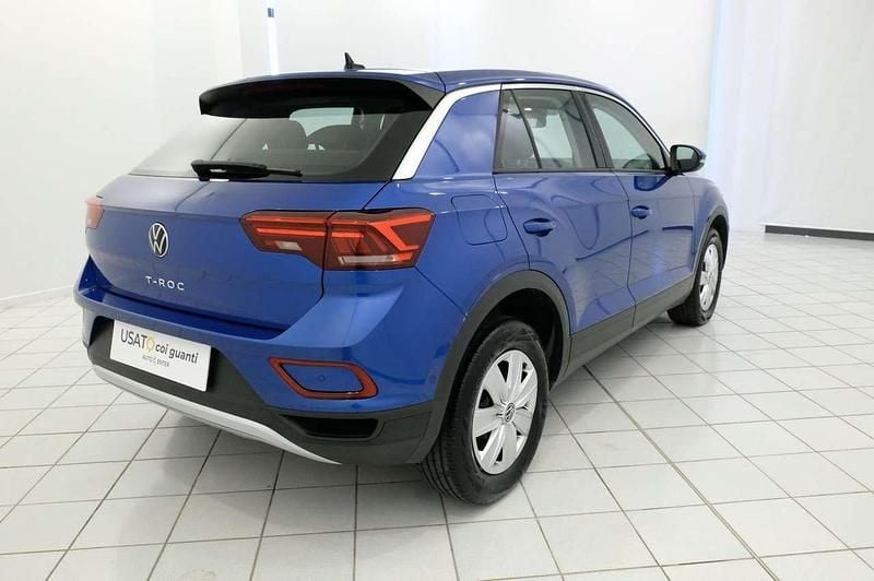 Usata VW T-Roc Life 110 CV (80 kW) 2022 Blu/azzurro SUV
