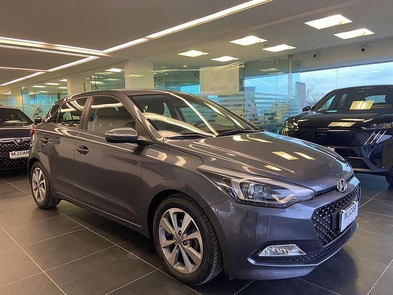 Usata Hyundai i20 83 CV (61 kW) 2016 Grigio Berlina