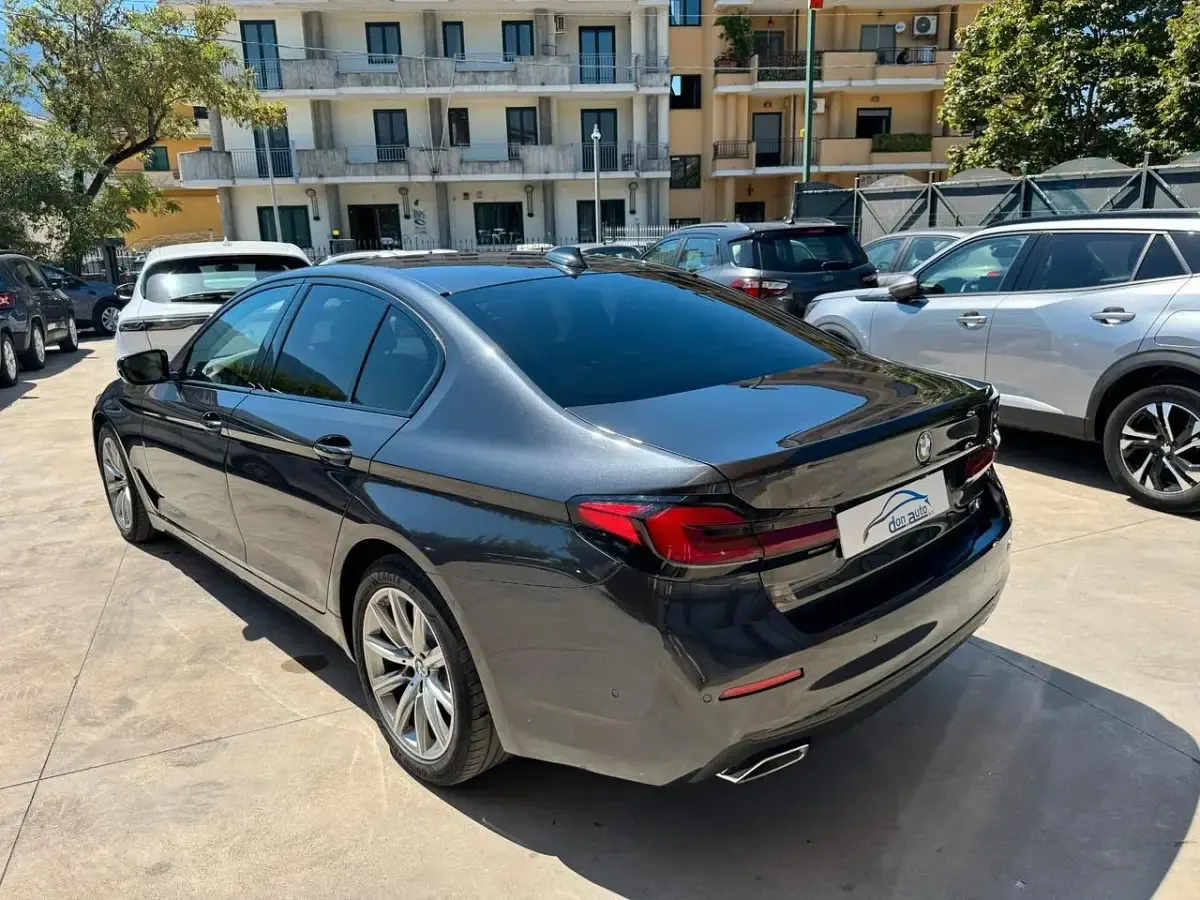Usata BMW 518 Luxury Line 149 CV (109 kW) 2021 Grigio Berlina