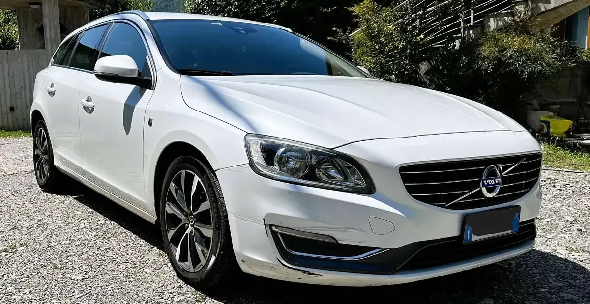 Usata Volvo V60 Ocean Race 190 CV (139 kW) 2015 Bianco Station wagon