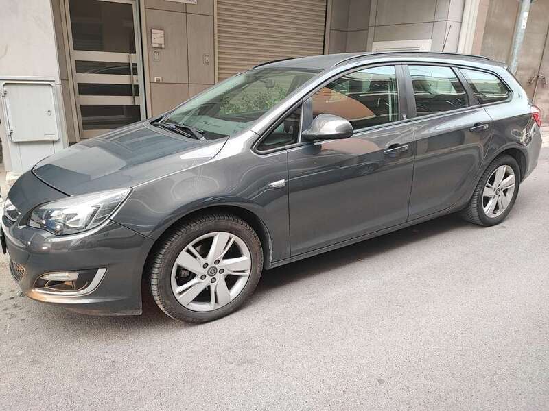 Usato 2013 Opel Astra 1.7 Diesel 110 CV (5.900 €)