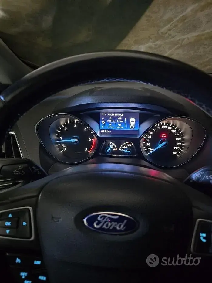 Begagnad Ford C-MAX 120 HK (88 kW) 2016 Grå Minibuss