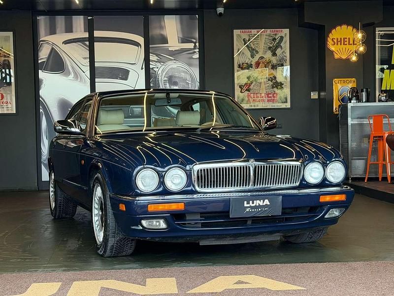 Usata Jaguar XJ40 241 CV (177 kW) 1995 Blu/azzurro Berlina