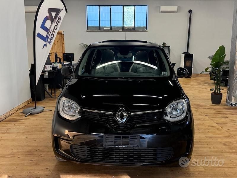 Usata Renault Twingo LIMITED 65 CV (47 kW) 2021 Nero Utilitaria