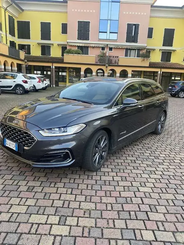 Usata Ford Mondeo Vignale 188 CV (138 kW) 2020 Grigio Station wagon