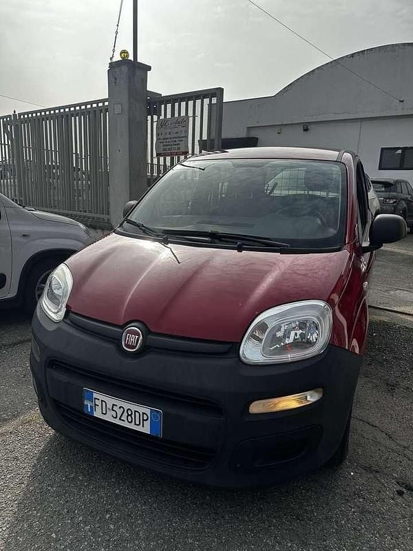 Käytetty Fiat Panda Pop 80 HP (58 kW) 2016 Punainen Viistoperä