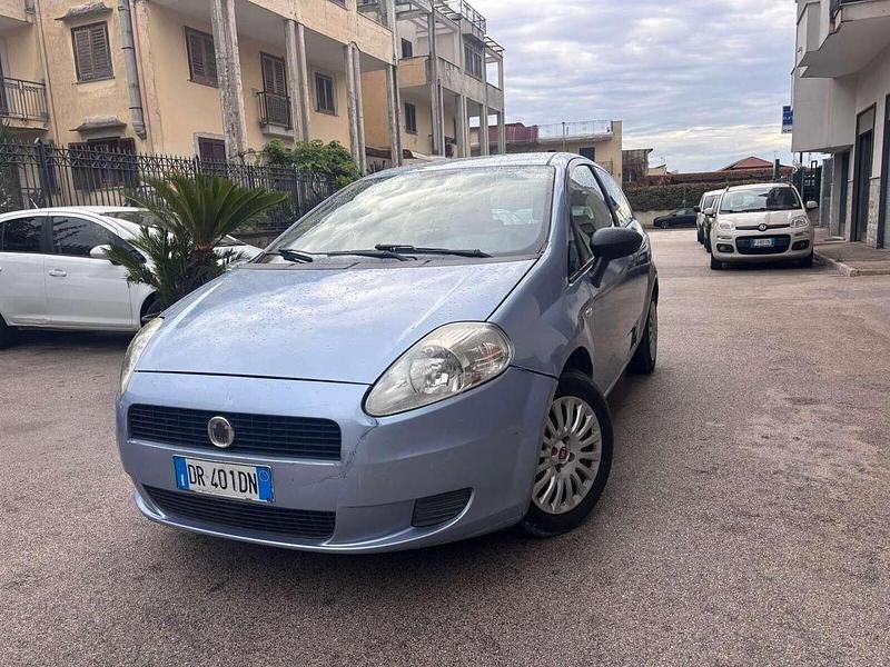 Usata Fiat Grande Punto Active 75 CV (55 kW) 2008 Blu/azzurro Utilitaria