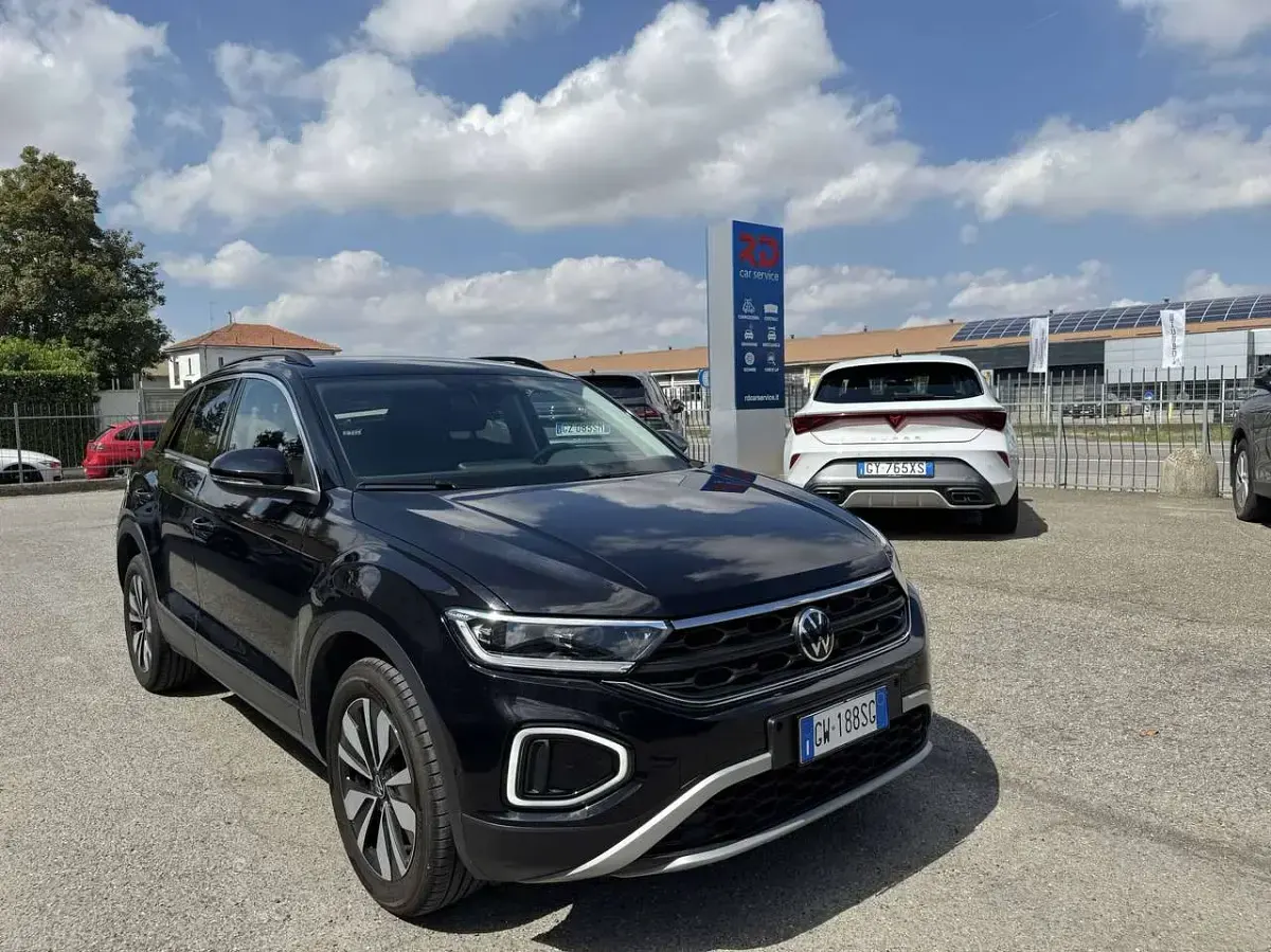 Usata VW T-Roc Edition 116 CV (85 kW) 2024 Deep black perlato SUV