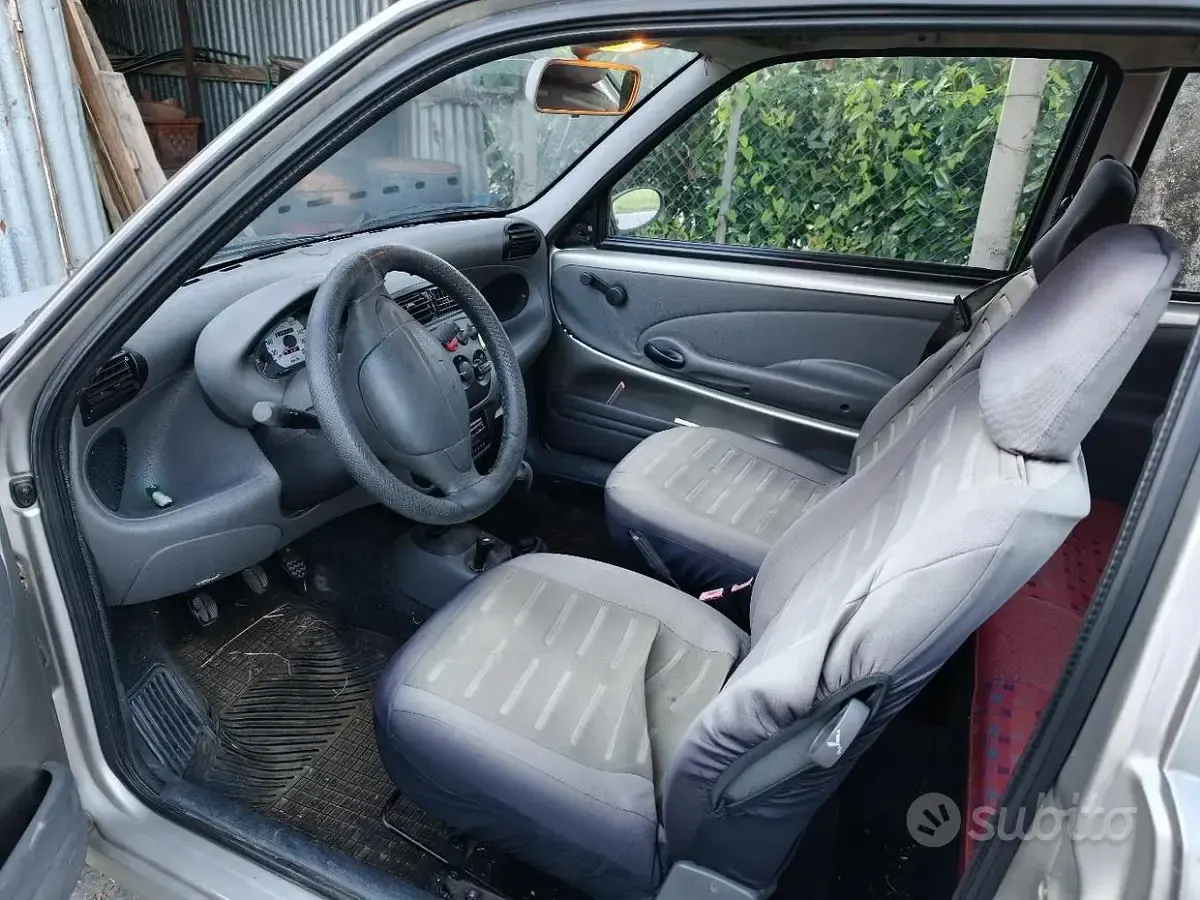 Usata Fiat 600 39 CV (28 kW) 1998 Grigio Berlina