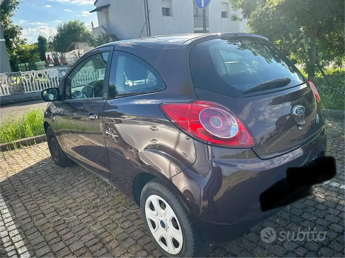 Usata Ford Ka 69 CV (50 kW) 2013 Marrone Utilitaria