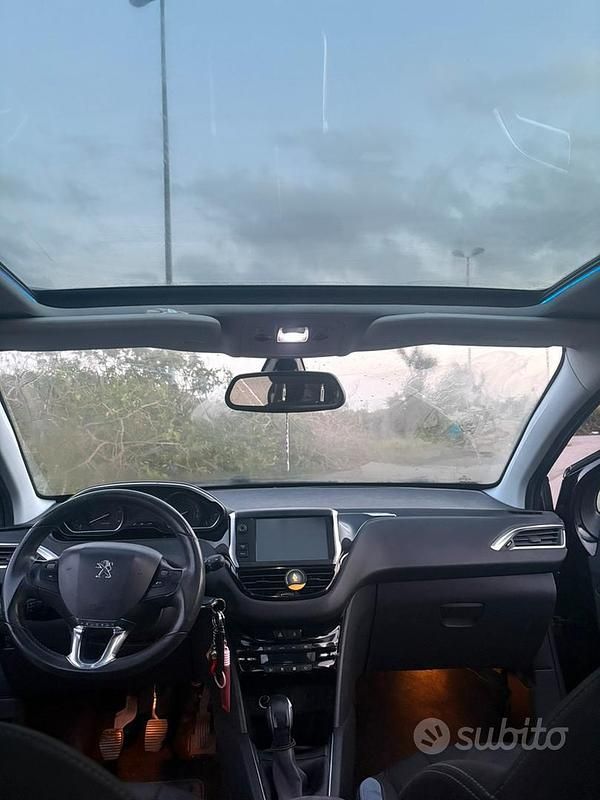 Usata Peugeot 208 2012 Utilitaria