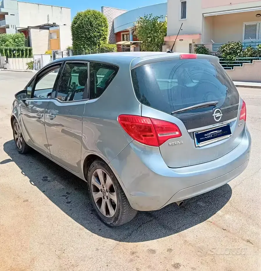 Usata Opel Meriva Cosmo 110 CV (80 kW) 2011 Grigio Monovolume