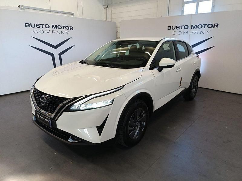 Usata Nissan Qashqai Acenta 140 CV (102 kW) 2022 Bianco / metallizzato SUV