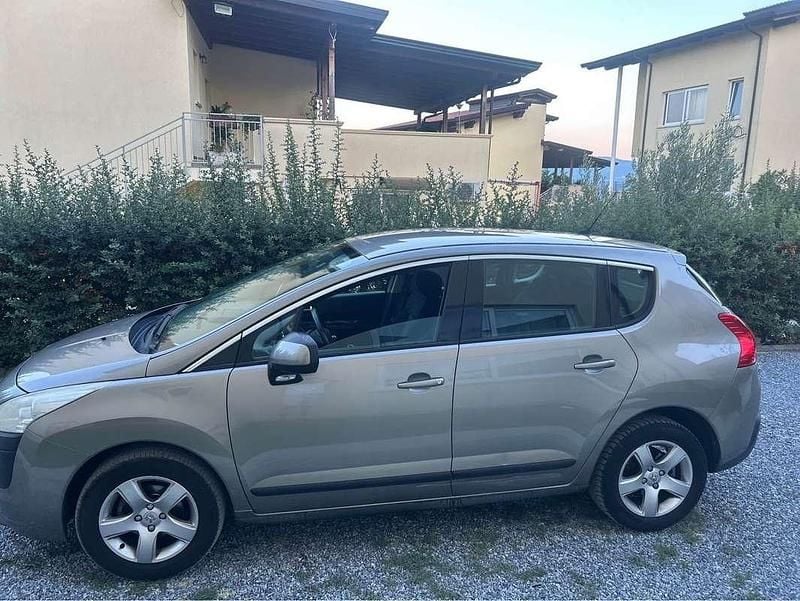 Usata 2013 Peugeot 3008 Active Monovolume | 4200 € (Super prezzo) - Immagine 1/4