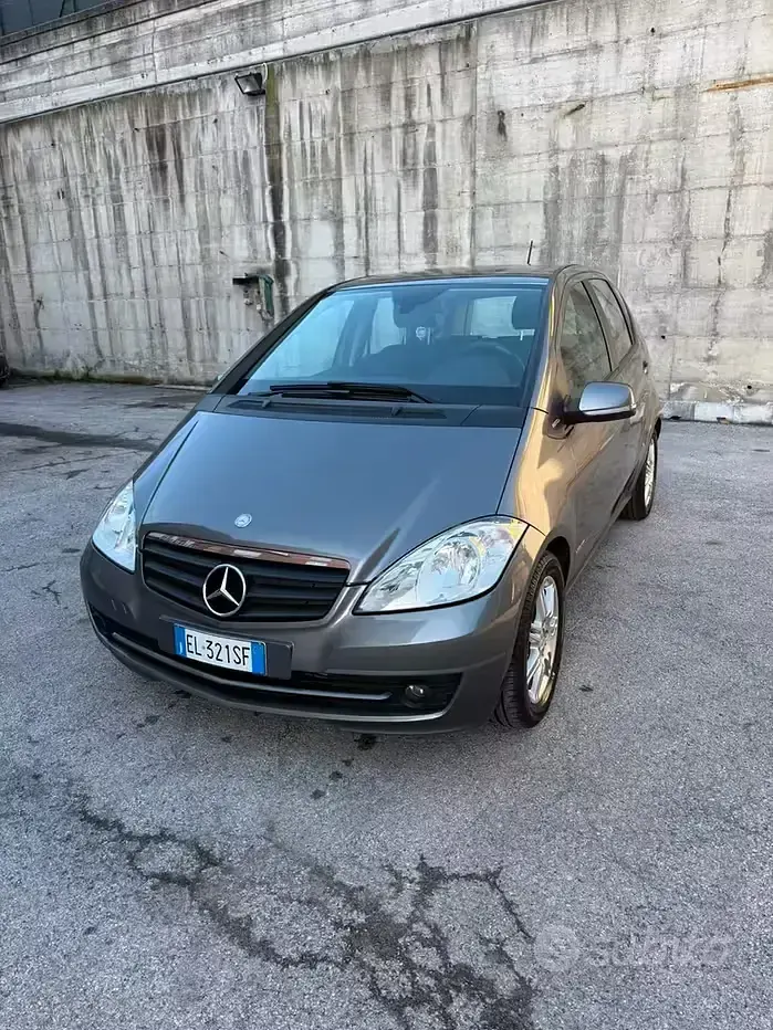 Usata Mercedes A160 82 CV (60 kW) 2011 Grigio Berlina