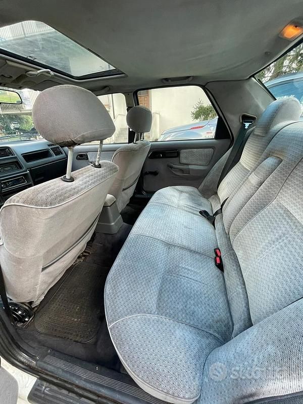 Usata Ford Sierra Ghia 122 CV (89 kW) 1991 Bianco