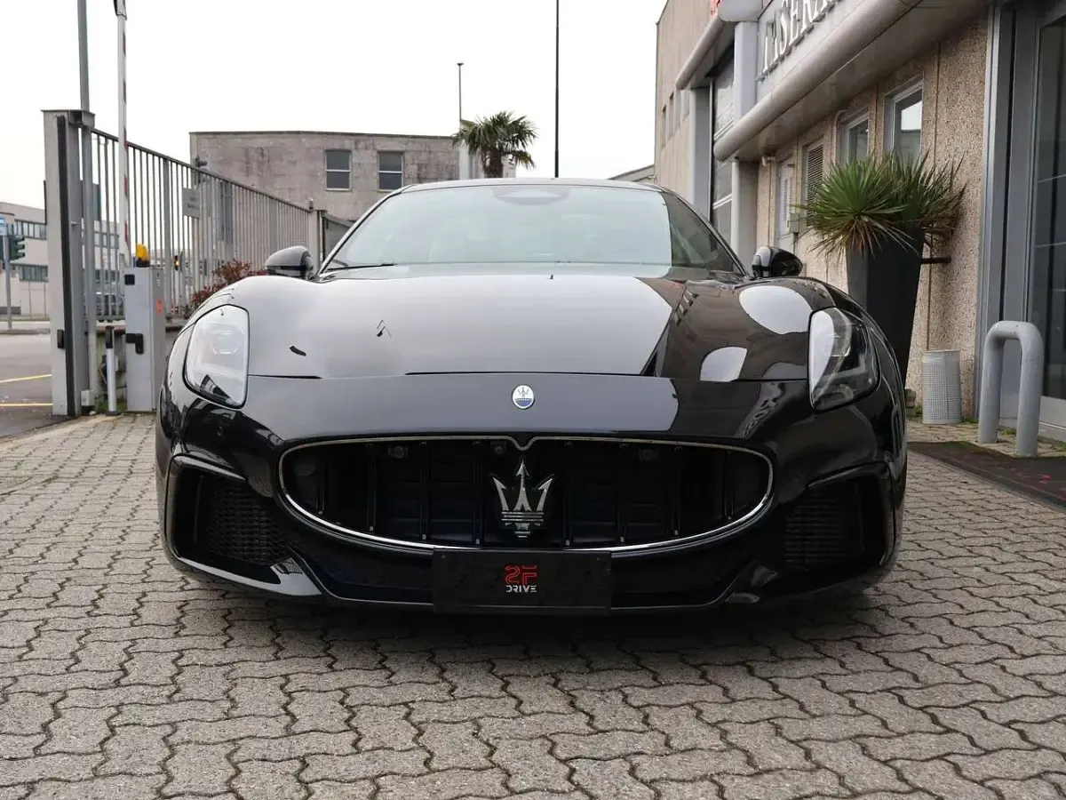 Usata Maserati Granturismo 549 CV (403 kW) 2024 Nero assoluto Coupé
