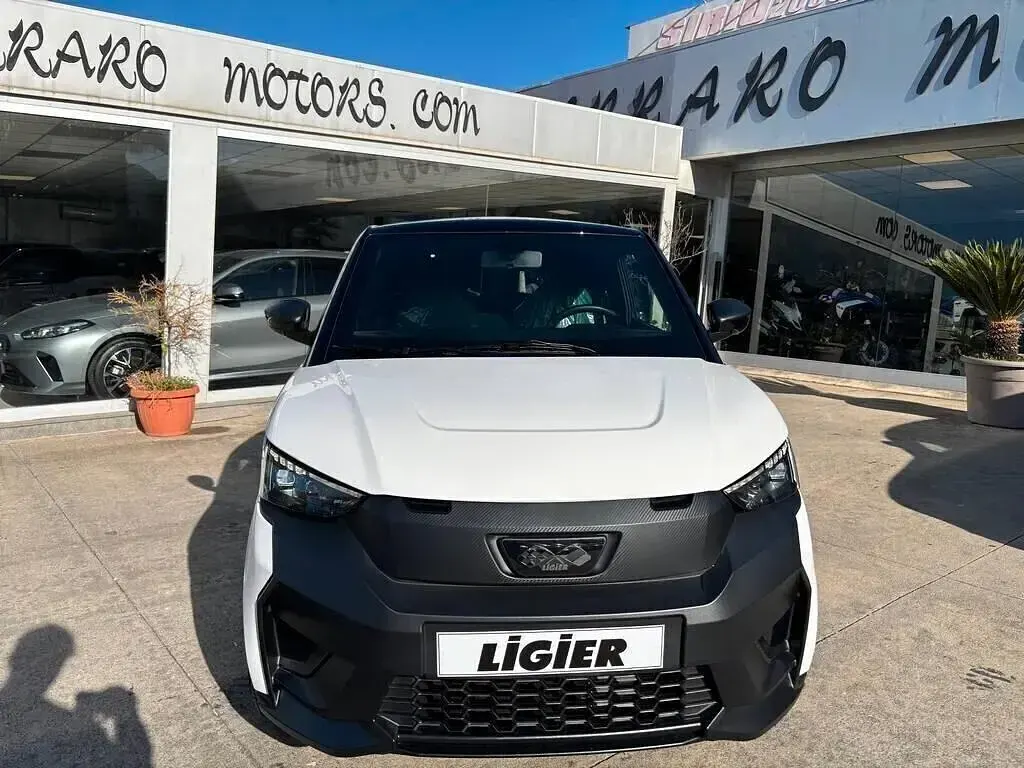 Nuova Ligier JS50 2026 Bianco Utilitaria