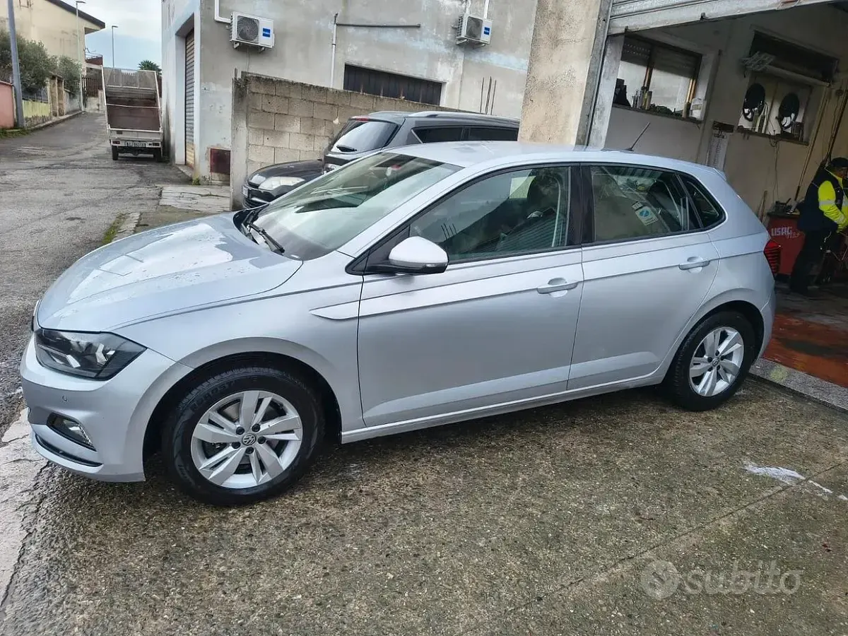 Usata VW Polo Comfortline 80 CV (58 kW) 2019 Grigio Utilitaria