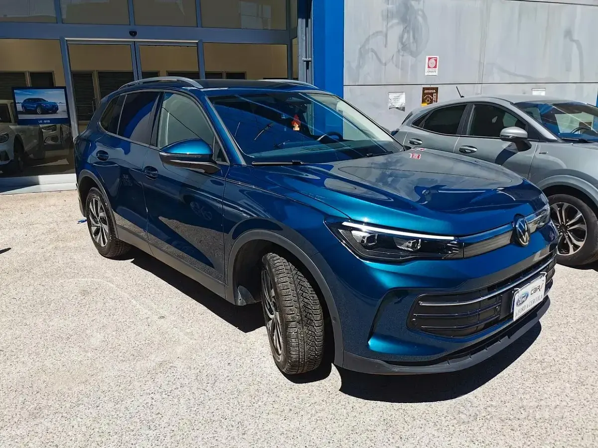 Usata VW Tiguan Edition 150 CV (110 kW) 2024 Blu SUV