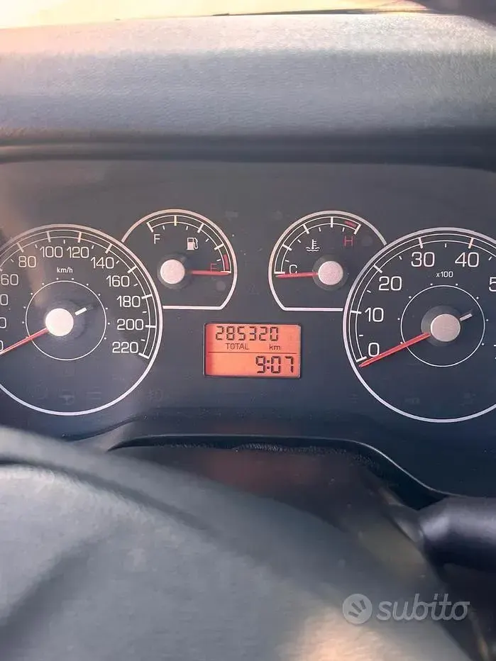 Usata Fiat Punto 75 CV (55 kW) 2007 Utilitaria