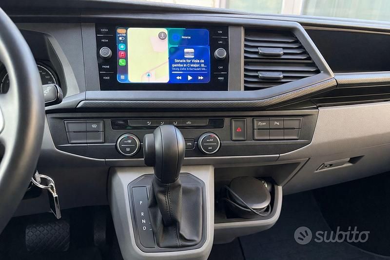 Usata VW Caravelle 150 CV (110 kW) 2023 Grigio Monovolume