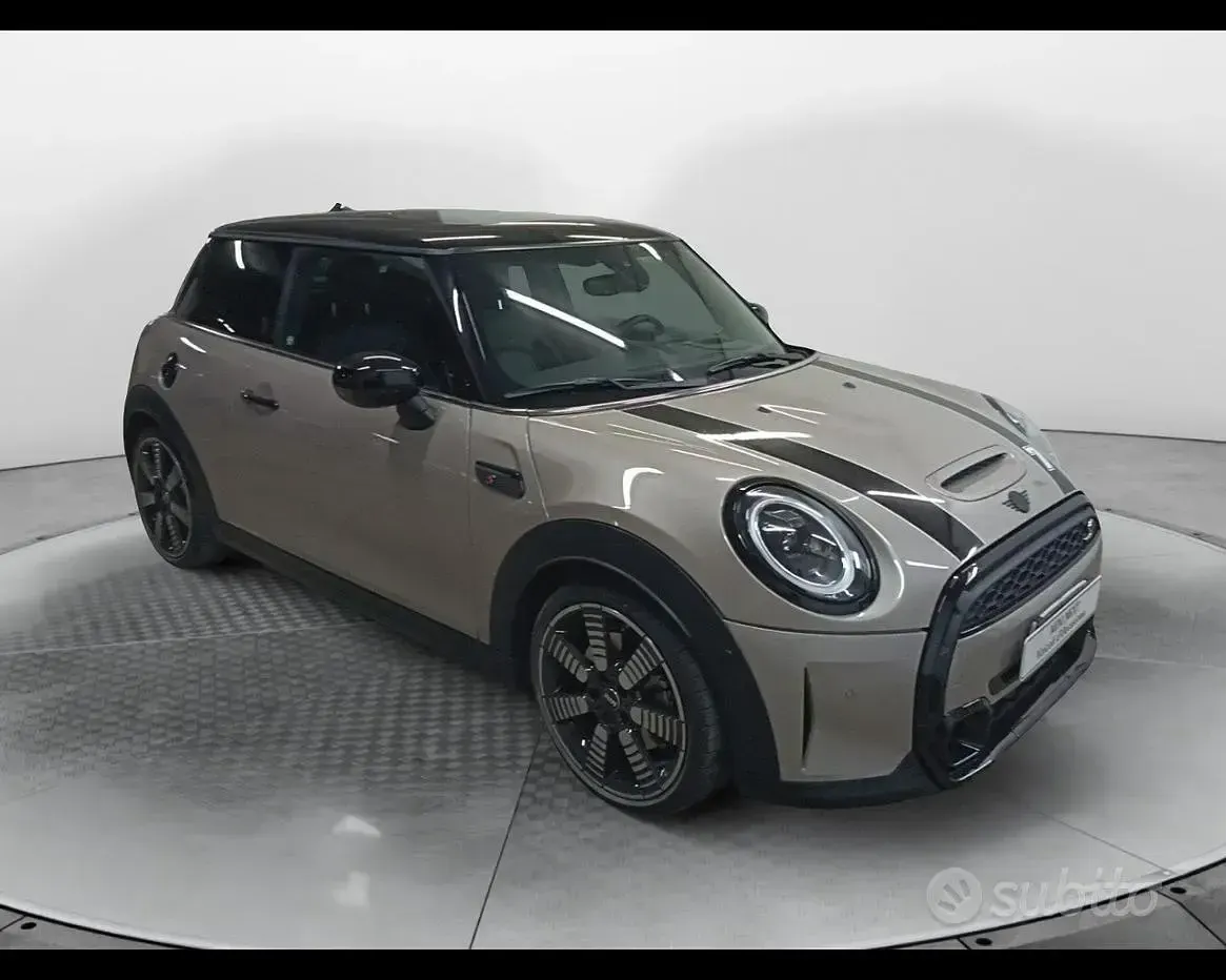 Usata Mini Cooper S 178 CV (130 kW) 2021 Rosso Utilitaria