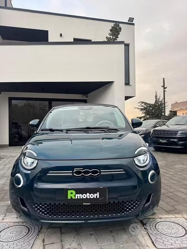 Usata Fiat 500e La Prima 86 kW (118 CV) 2021 Bianco Cabrio