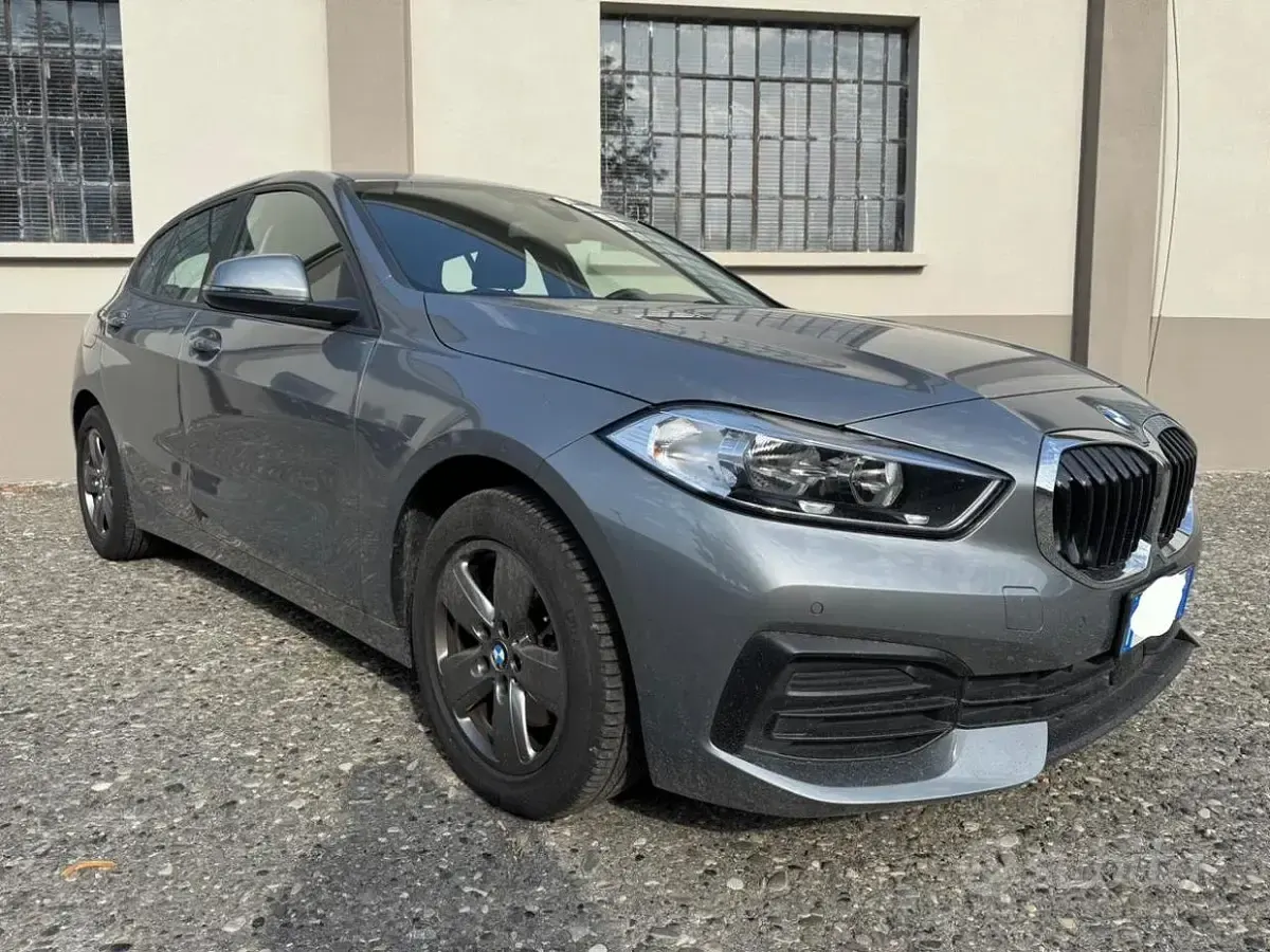 Usata BMW 116 116 CV (85 kW) 2023 Grigio Utilitaria