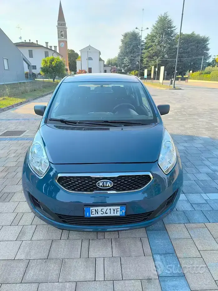 Usata Kia Venga 99 CV (72 kW) 2013 Bluazzurro Utilitaria
