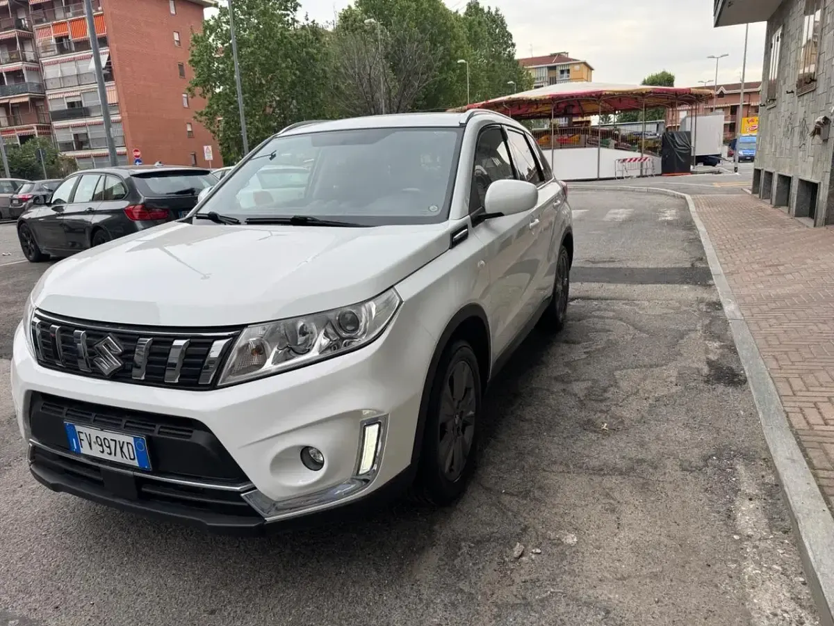 Usata Suzuki Vitara Cool 111 CV (81 kW) 2019 Bianco SUV