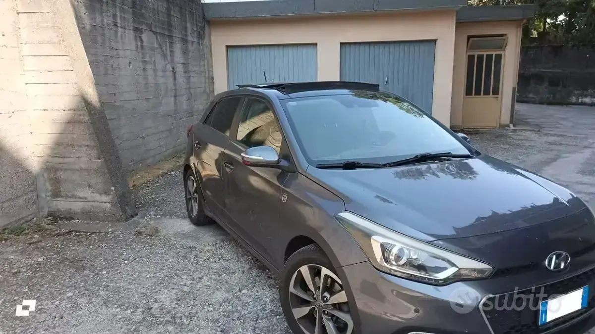 Usata Hyundai i20 75 CV (55 kW) 2015 Grigio Berlina