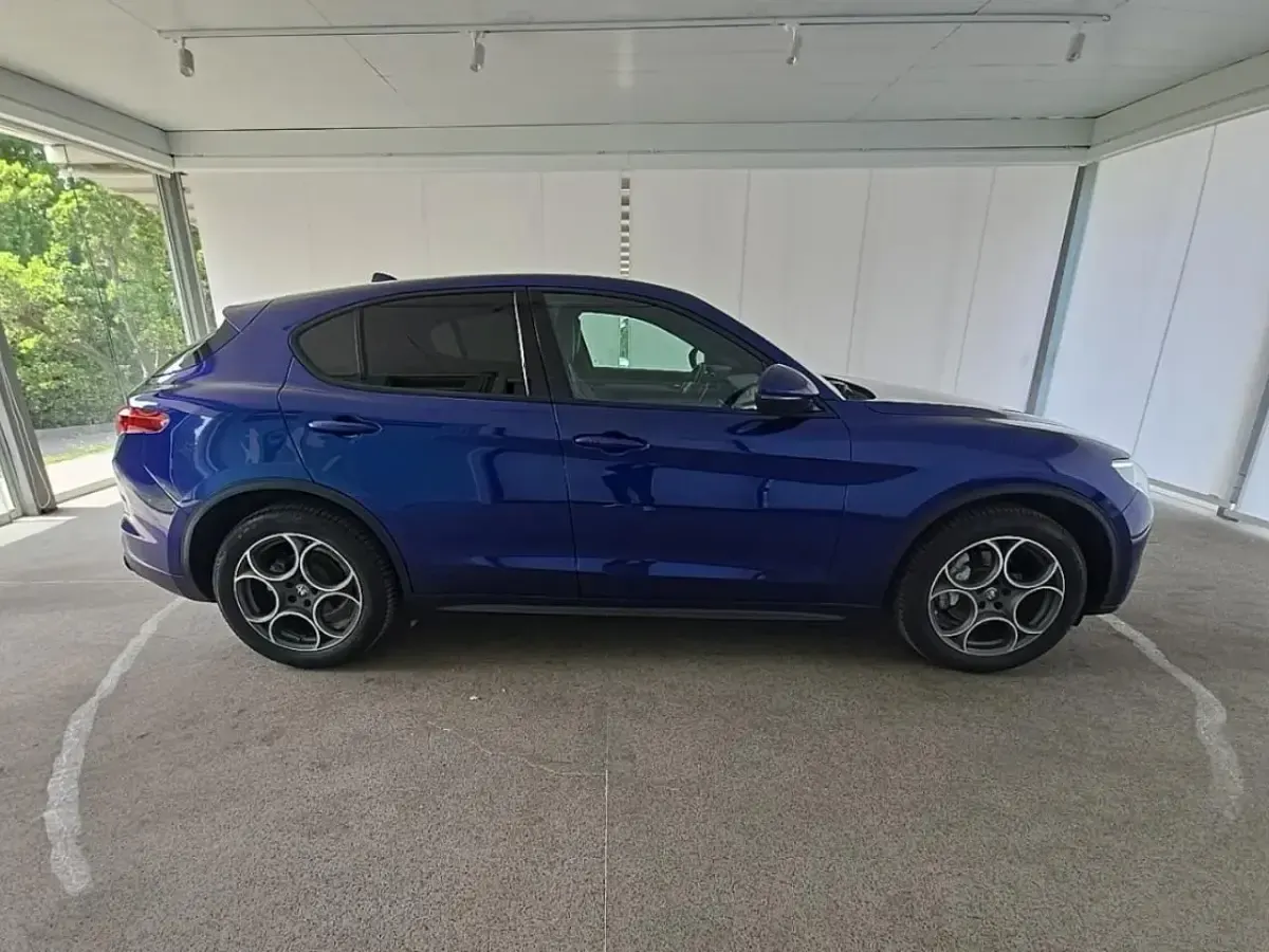 Usata Alfa Romeo Stelvio Sprint 190 CV (139 kW) 2022 Blu SUV