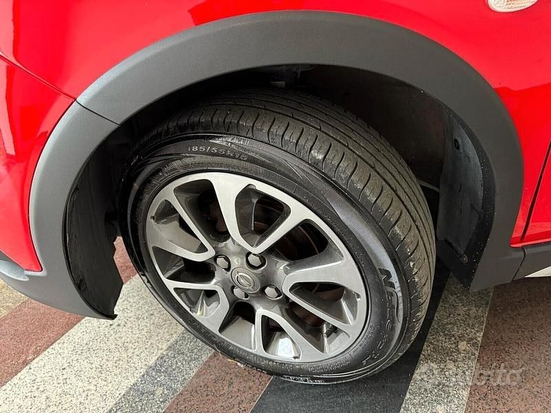 Usata Opel Karl Rocks 73 CV (53 kW) 2018 Rosso Utilitaria