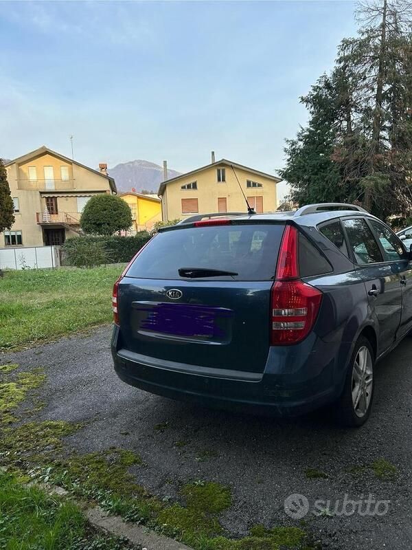 Usata Kia Ceed 2009 Blu Utilitaria