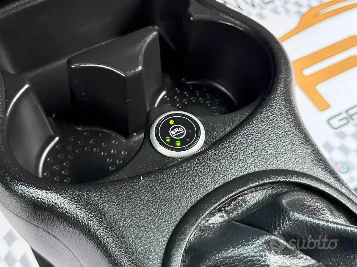 Usata Nissan Micra Acenta 80 CV (58 kW) 2015 Nero Utilitaria