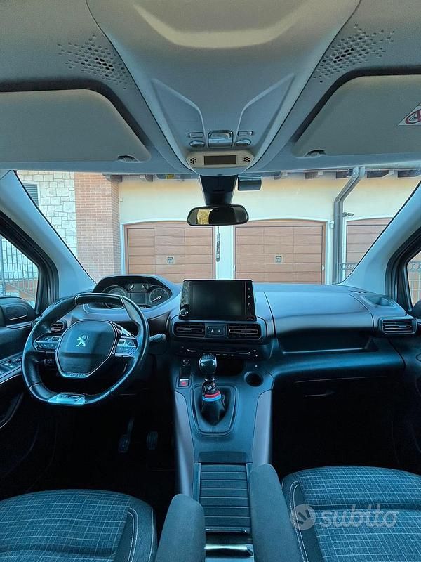 Usata Peugeot Rifter GT-line 131 CV (96 kW) 2019 Grigio Monovolume