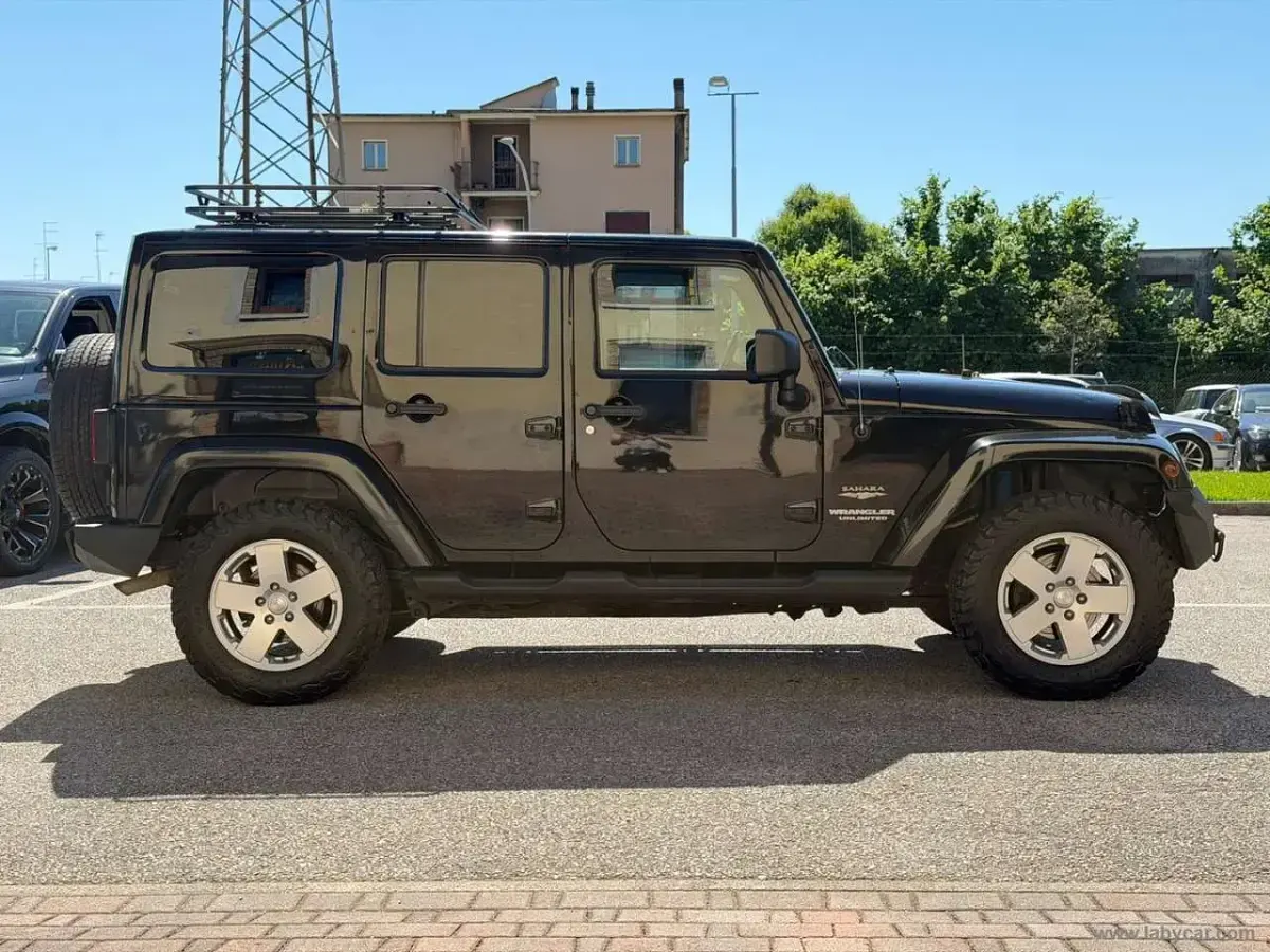 Usata Jeep Wrangler Unlimited Sahara 200 CV (147 kW) 2011 Nero SUV